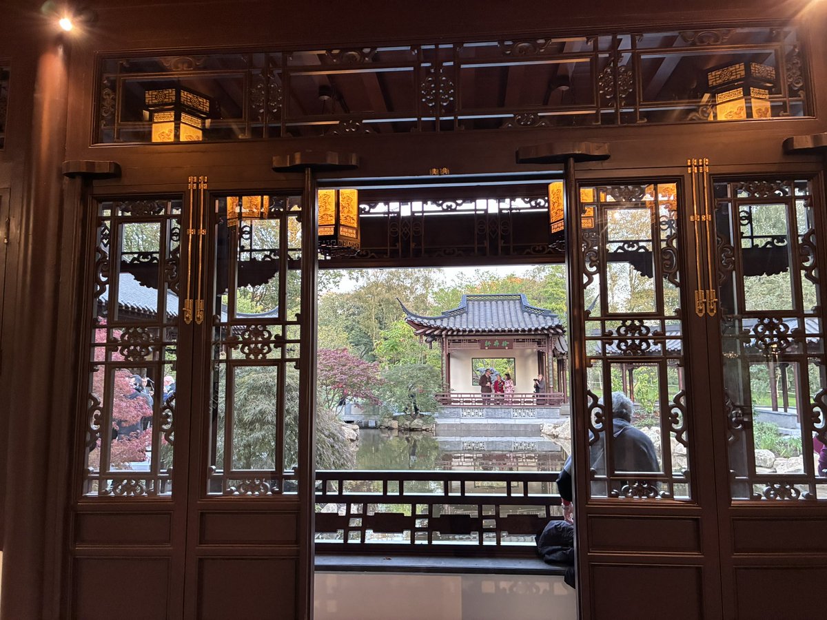 PeterWilson's tweet photo. The new Yangzhou garden opening today at @RHSBridgewater in Salford, is

magical 

the largest Chinese garden in Europe

that will attract attention from round the 🌍 https://t.co/kU26CeEc2I