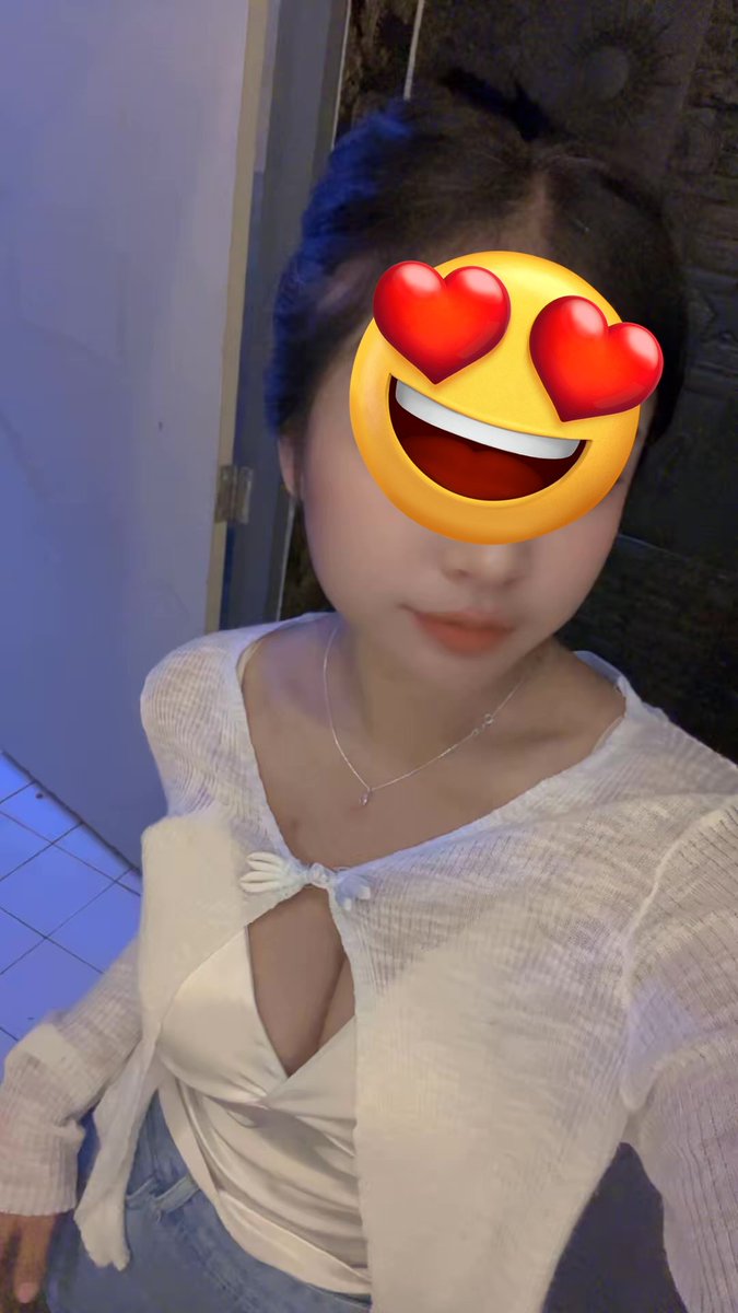 tharcisio22's tweet photo. การชงมัทฉะให้อร่อยไม่เป็นก้อนและไม่ขม ให้ใช้ผงมัทฉะ 2 กรัม (1 ช้อนชา) ร่อนใส่ถ้วย เติมน้ำอุ่นหรือน้ำร้อน���ุณหภูมิ 70-80 องศาเซลเซียส 30-60 มิลลิลิตร แล้วใช้แปรงไม้ไผ่ (Chasen) ตีเร็วๆ เป็นรูปตัว"W" จนเกิดฟองเนียนละเอียด ก่อนนำไปดื่มแบบใสหรือเทผสมนมสด 🍵🍀

นวดเชียงราย 🆔phaka8899 https://t.co/FB1aIIBuA5
