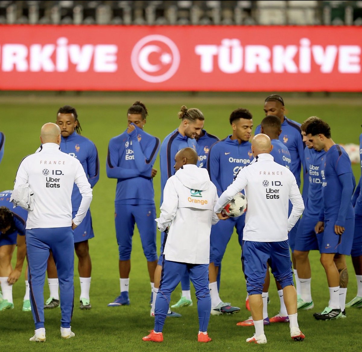 alpaybarkinn's tweet photo. Oliseyi rahatsız eden şeyi sadece izmitliler bilir 😅 https://t.co/qkc6A8cyIx
