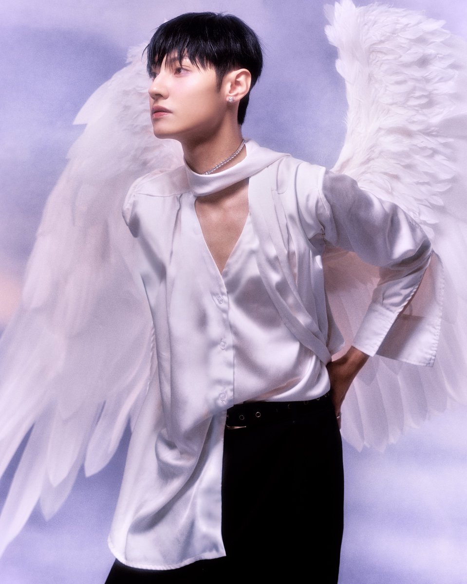 realwangjyunhao's tweet photo. See you under the moon 🌕
 
Photography / @presstheshutter99
Makeup &amp; Styling / @callingari1
Hair / @dodo_ivy
#中秋節 #王君豪 
#wangjyunhao #GUNO
#angel https://t.co/u1F2o9W7On