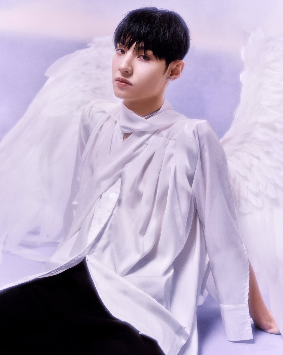 realwangjyunhao's tweet photo. See you under the moon 🌕
 
Photography / @presstheshutter99
Makeup &amp; Styling / @callingari1
Hair / @dodo_ivy
#中秋節 #王君豪 
#wangjyunhao #GUNO
#angel https://t.co/u1F2o9W7On