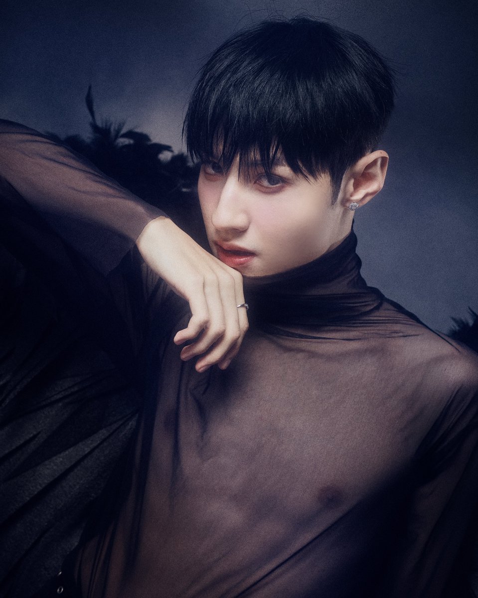 realwangjyunhao's tweet photo. See you under the moon 🌕
 
Photography / @presstheshutter99
Makeup &amp; Styling / @callingari1
Hair / @dodo_ivy
#中秋節 #王君豪 
#wangjyunhao #GUNO
#angel https://t.co/u1F2o9W7On