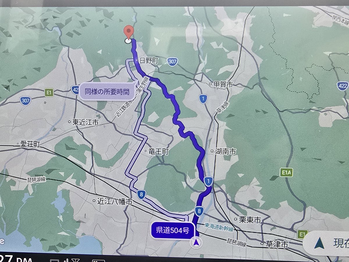 creckarn's tweet photo. Googleマップを車載で使ったら

■メリット
・地図が常に最新で無料

■デメリット
・コンビニなどアイコンがない
・高速乗った時の案内表示がない
・現在地の住所が出ない
・時間優先すぎて狭い道やくねくね道を優先してくる
・◯分速いからと案内中に別の道を誘導してくる

カーナビとしてポンコツ https://t.co/PkH0cboSuT