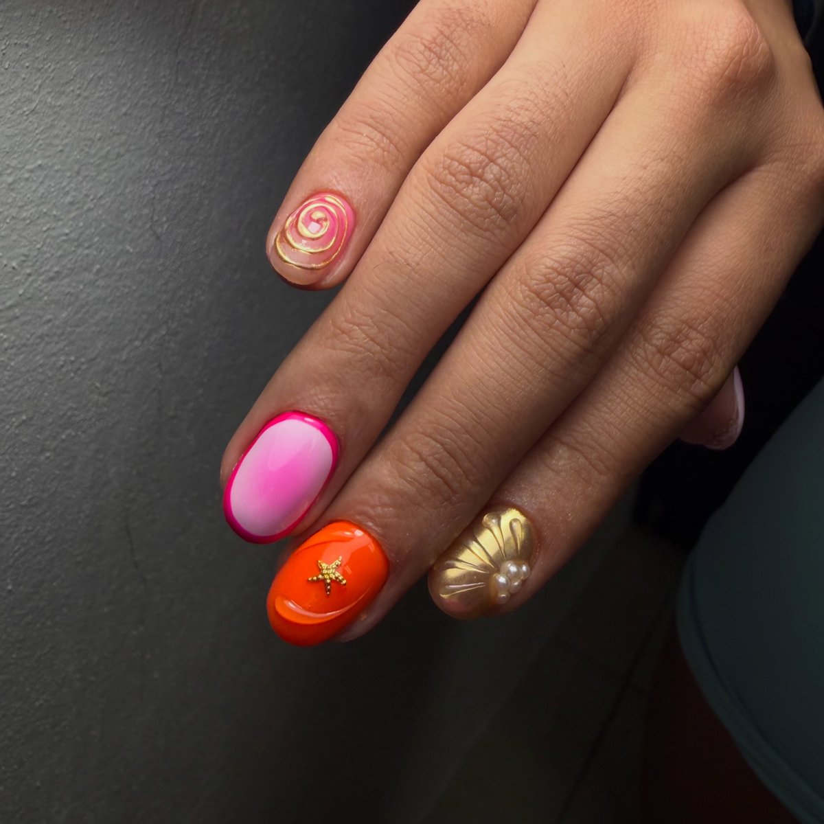 PiedadBrodbw's tweet photo. Uñas que combinan con cualquier atardecer frente al mar. https://t.co/bNNDaaV9Pz