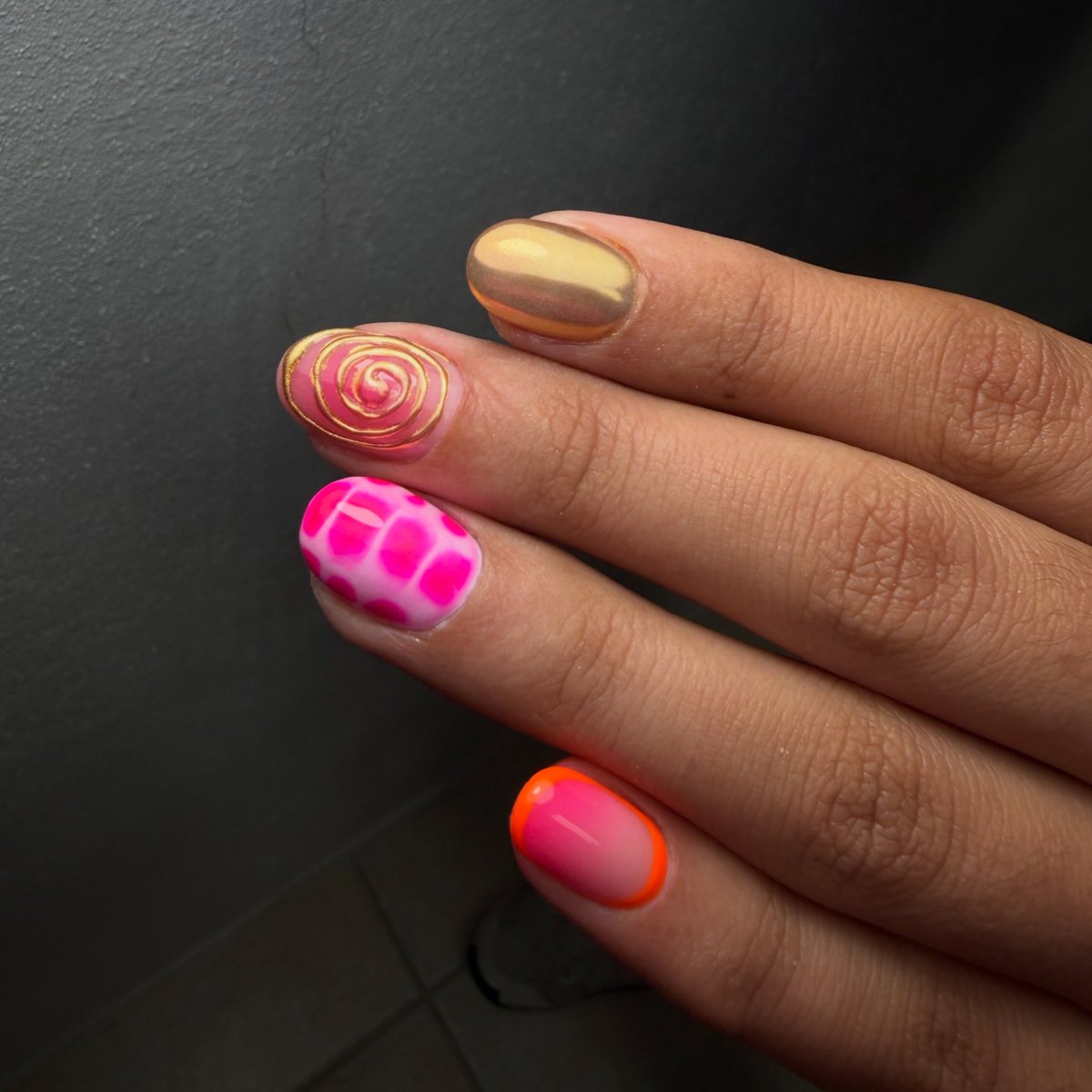 PiedadBrodbw's tweet photo. Uñas que combinan con cualquier atardecer frente al mar. https://t.co/bNNDaaV9Pz