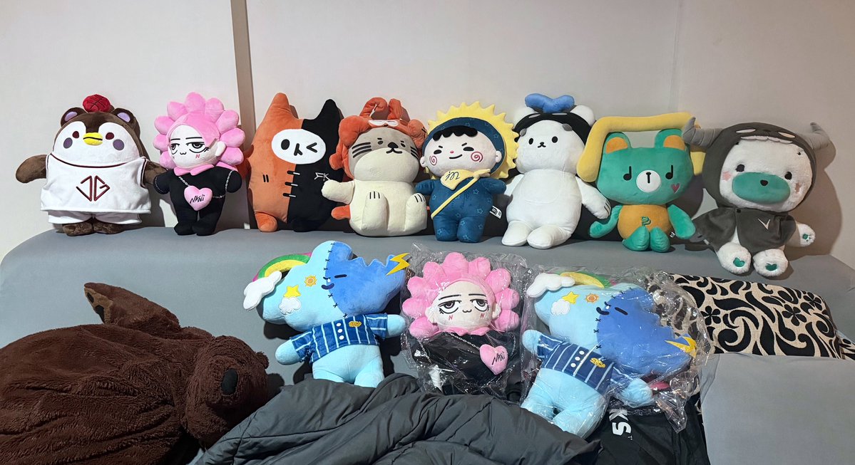 puddingpalette's tweet photo. ขับรถกลับบ้าน3ชมครึ่ง เหน่ยมาก เปิดประตูมาเจอกองทัพหลานบนโซฟาแล้วมีความสุขที่สุด ขอบคุนที่เก่บยายไปเลี้ยง😭😭😭😭 https://t.co/2rukGIMQd5