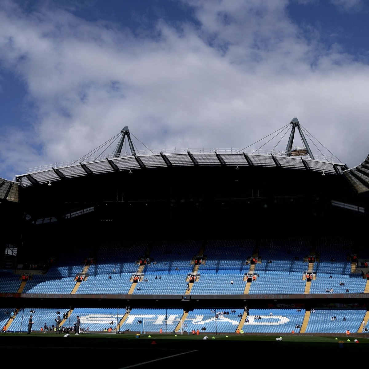 ActuFoot_'s tweet photo. 🚨🚨 MANCHESTER CITY A ÉTÉ RECONNU COUPABLE DE PRESQUE  TOUTES LES INFRACTIONS AUX RÈGLES FINANCIÈRES DE LA PREMIER LEAGUE QUI LUI ÉTAIENT REPROCHÉES !!!! 🤯⚖️

SOIT 114 DES 115 INFRACTIONS !!!

Les sanctions n’ont pas été décidées, Man. City devrait faire appel à la décision.

🗞️ @TheAthleticFC