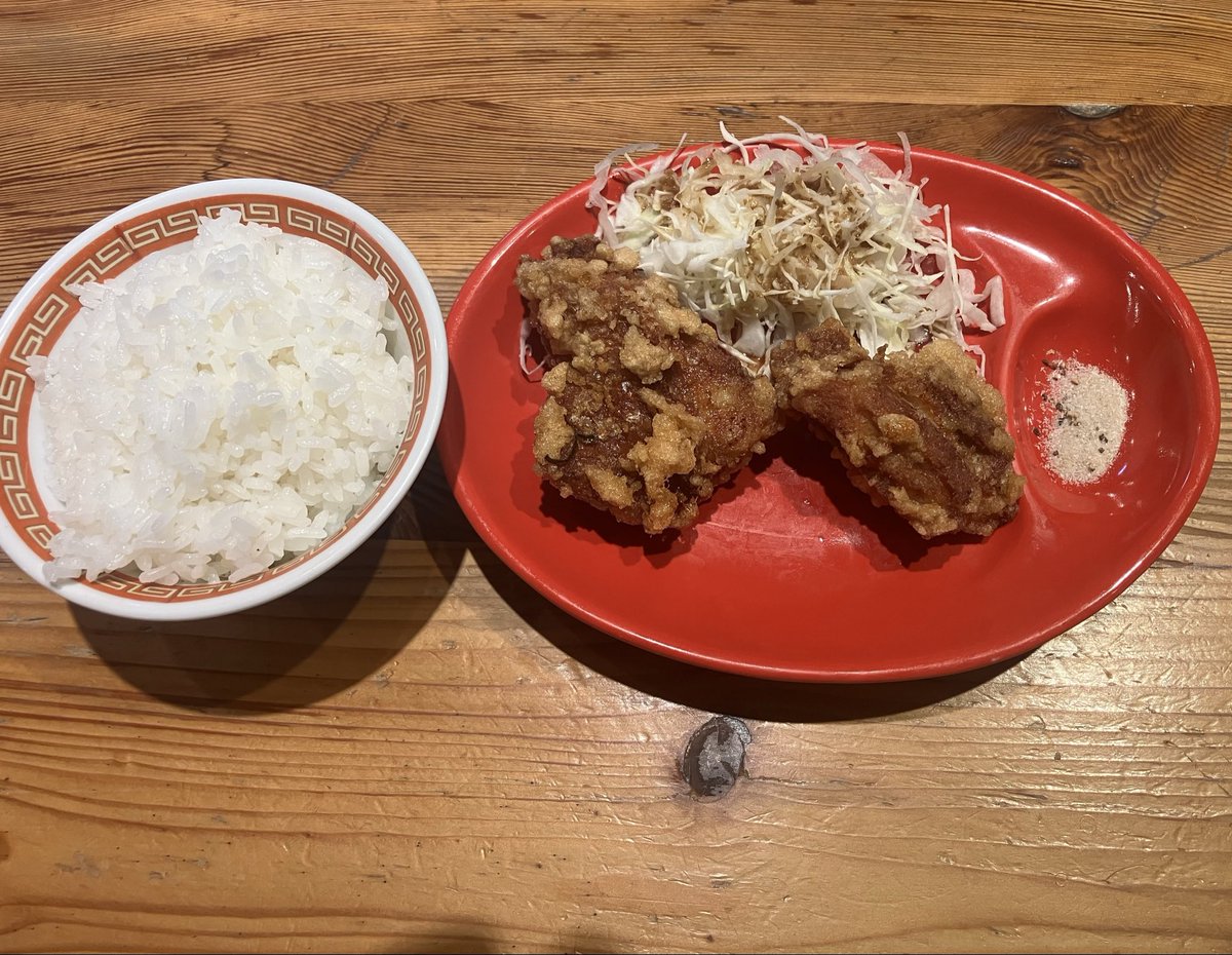 boost72589707's tweet photo. やっと晩御飯🍜
この時間からフルセットw https://t.co/yM6vevVdnj