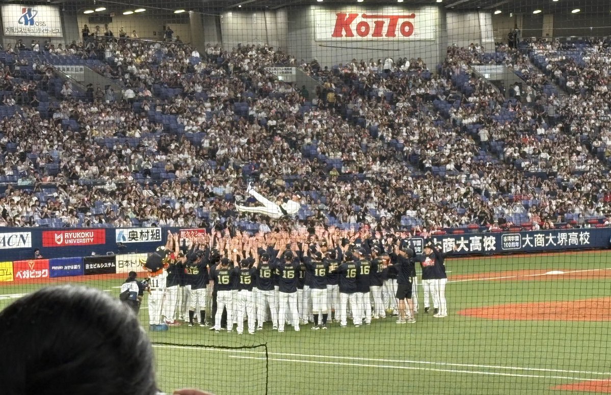 mackymiki's tweet photo. 平野佳寿選手、有難うございました！ https://t.co/8r1ooEHge4
