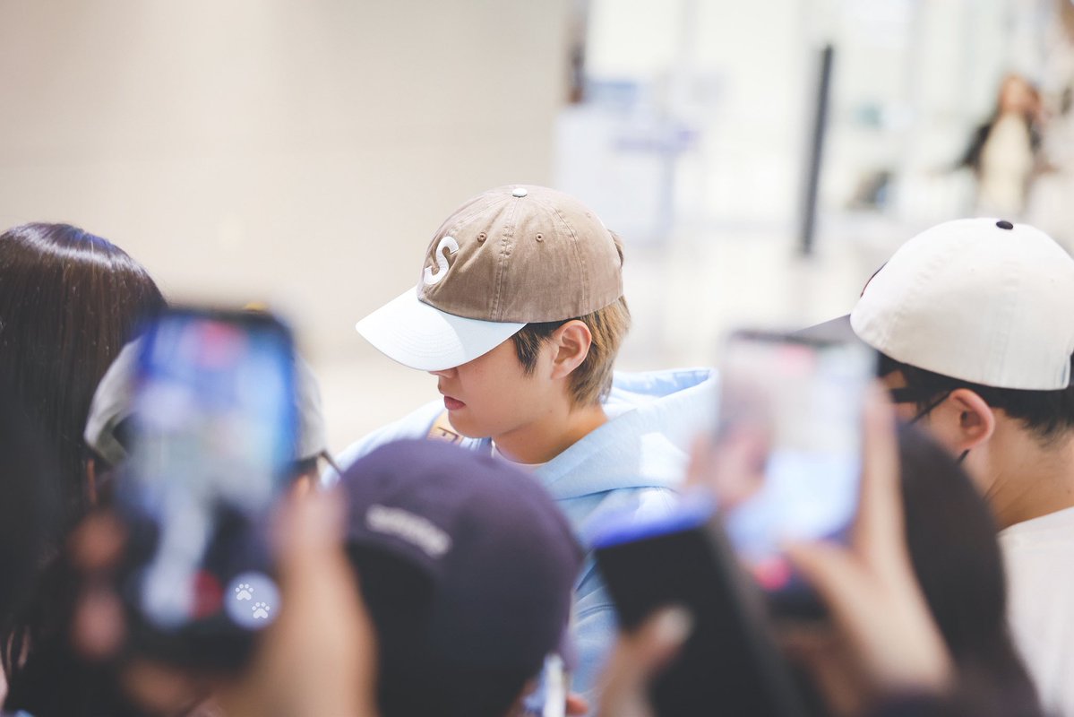 catfp_09's tweet photo. 🧢🐾 #이강인 https://t.co/xm7uaHB8Eu