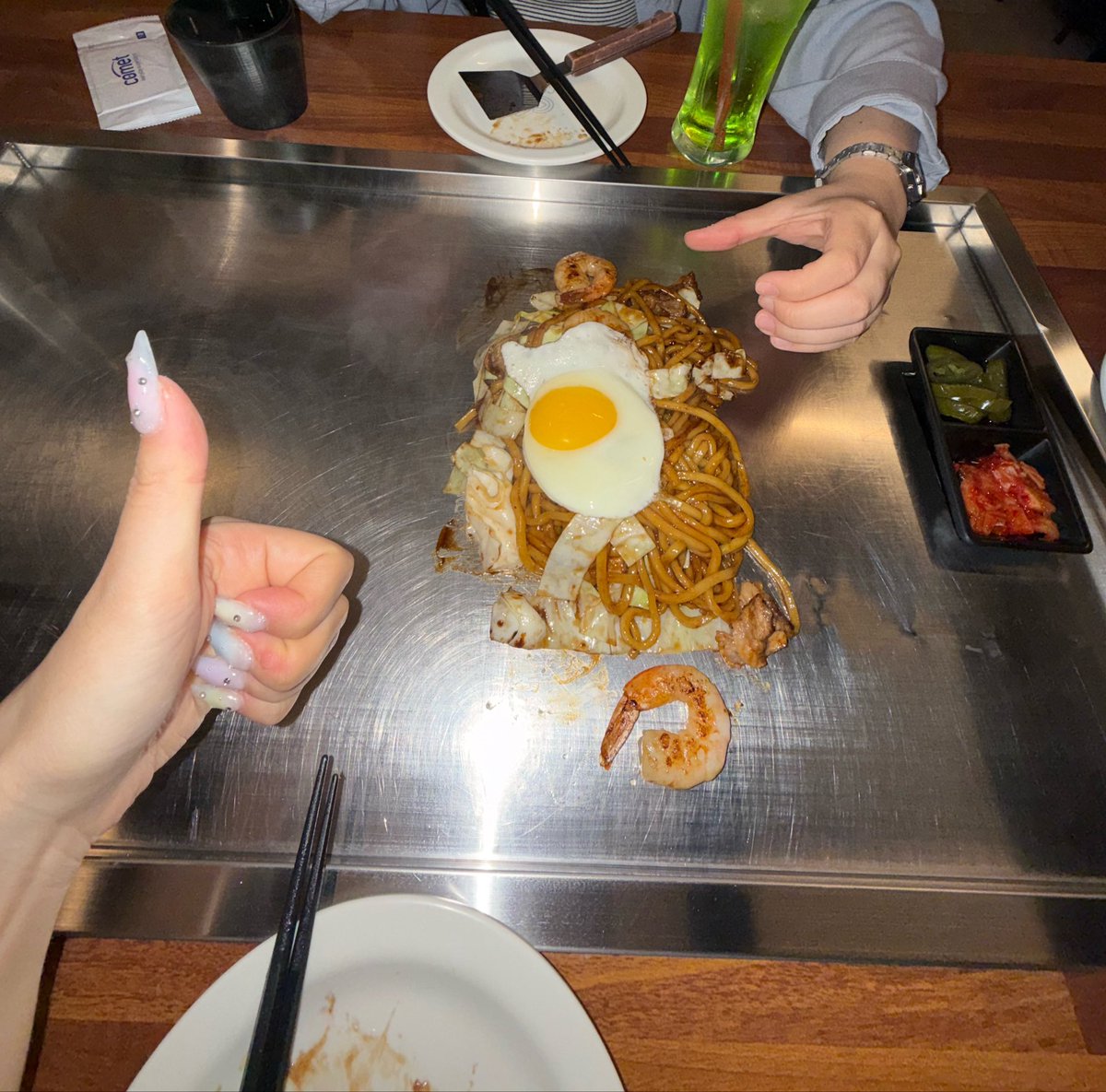 svirhn's tweet photo. 청게천이랑 수박주스 내가조아하는거네 https://t.co/wsxWIc0CK7