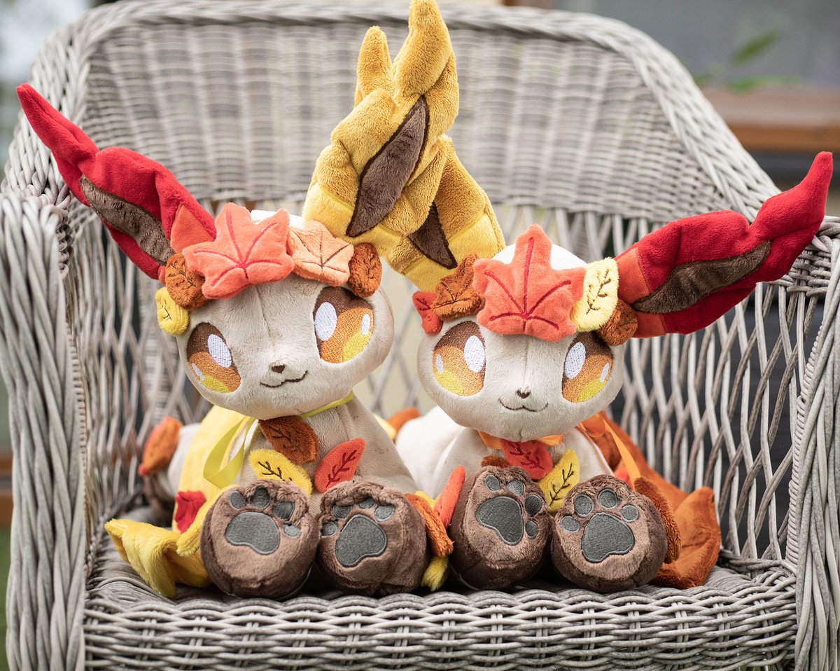 KitsewStudio's tweet photo. Two Autumn Leafeons are looking for new homes! 🍂

Big size, around 63 cm from frot paws to tail tip. https://t.co/kKH6pA2M6f