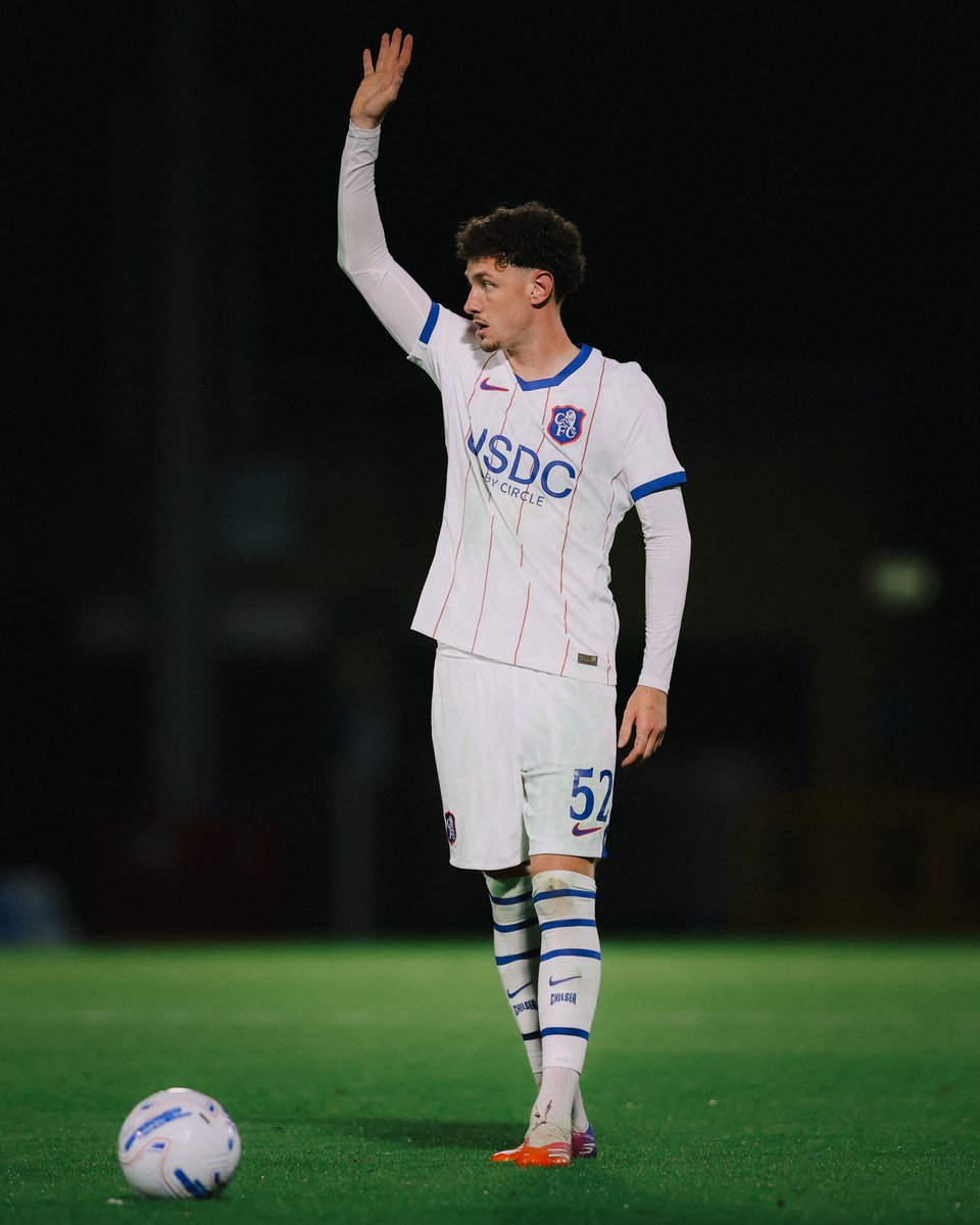 ChelseaFC's tweet photo. Third shirt in action. 🤌

Get yours now! ⚪️