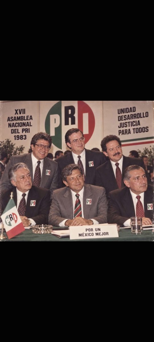 AlanRic28063989's tweet photo. @Melissa_Bely El ataque con la mortal harina de trigo @CitlaHM? 😂 
Que asco de gentuza conforma el Obradorismo que con el cuento de destruir al #PRIANRD se ha consolidado como el narco partido que es @PartidoMorenaMx enriqueciendo y pasándose todas las leyes mexicanas por el culo. https://t.co/e42N1kHtAg