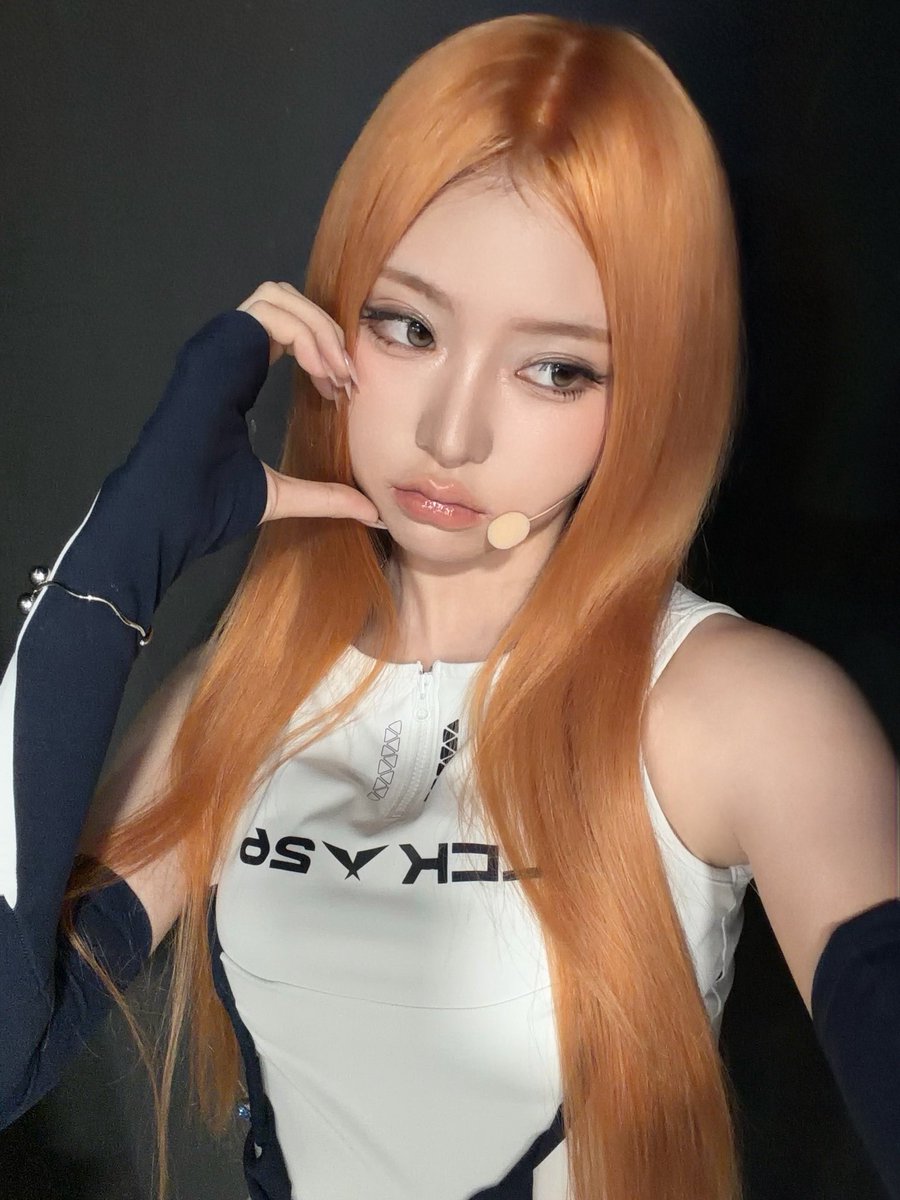 iox8vi's tweet photo. 대놓고 고양이상인 날을 너무 좋아함 https://t.co/XzFtmMeEry