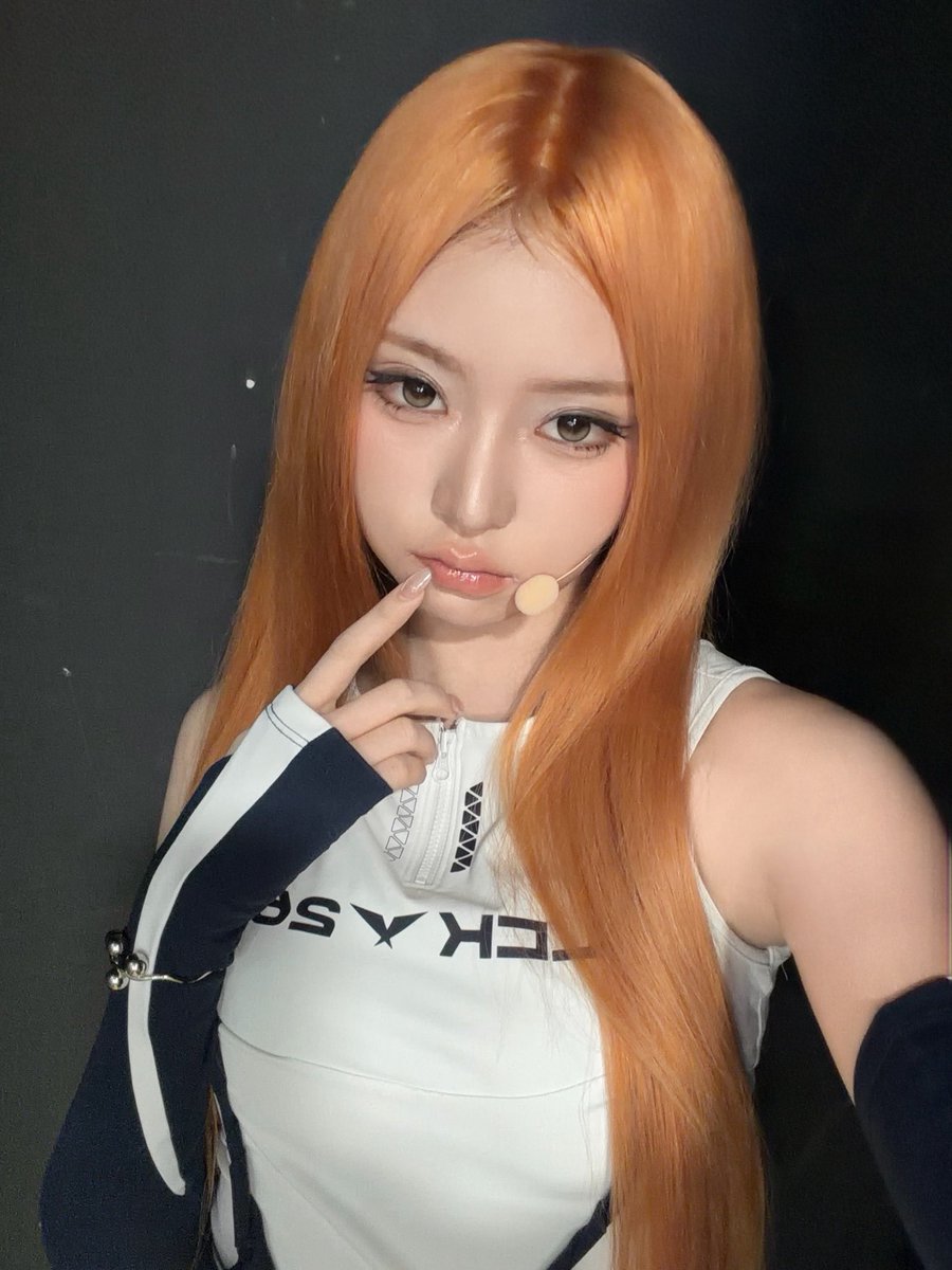 iox8vi's tweet photo. 대놓고 고양이상인 날을 너무 좋아함 https://t.co/XzFtmMeEry