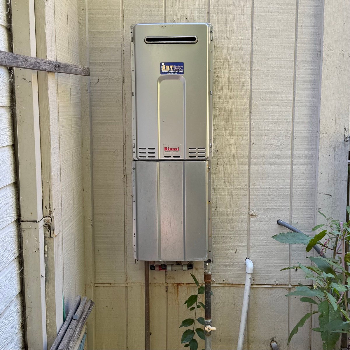 TCWaterHeaters's tweet photo. Sometimes a system is beyond saving. We always try to give as many options as possible. Sometimes it’s just one. We do give it our best. #TCWH #TriCountyWaterHeaters #Tankless #Navien https://t.co/HQM4G8B7Pa