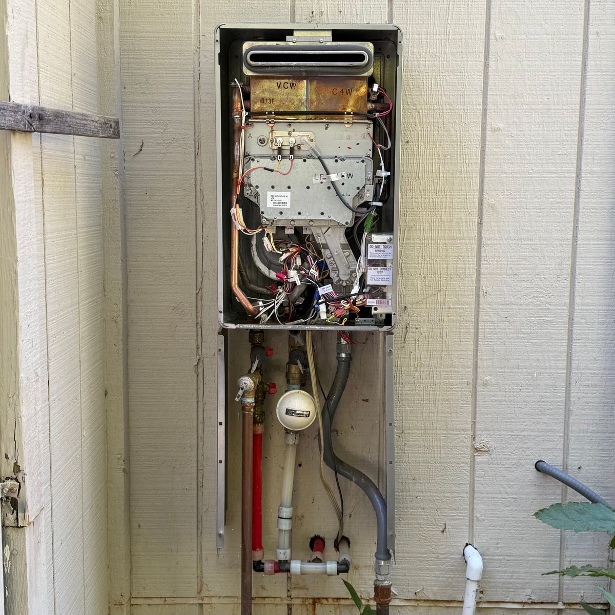TCWaterHeaters's tweet photo. Sometimes a system is beyond saving. We always try to give as many options as possible. Sometimes it’s just one. We do give it our best. #TCWH #TriCountyWaterHeaters #Tankless #Navien https://t.co/HQM4G8B7Pa