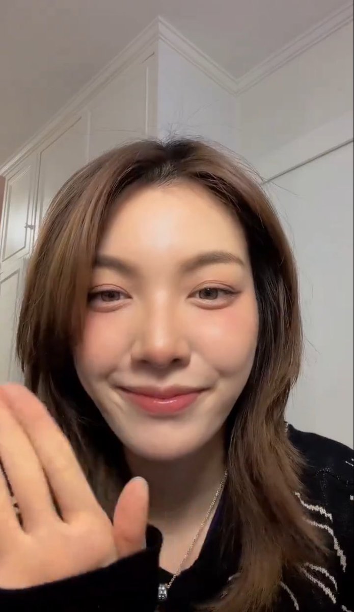 kwongfp's tweet photo. มีคนฝากถามค่ะพี่ว่าบ้านหลังเดียวกันมั้ย🤓

@.คุณหริ๋ง @.นู๋ออม https://t.co/BdBPGJGGN6