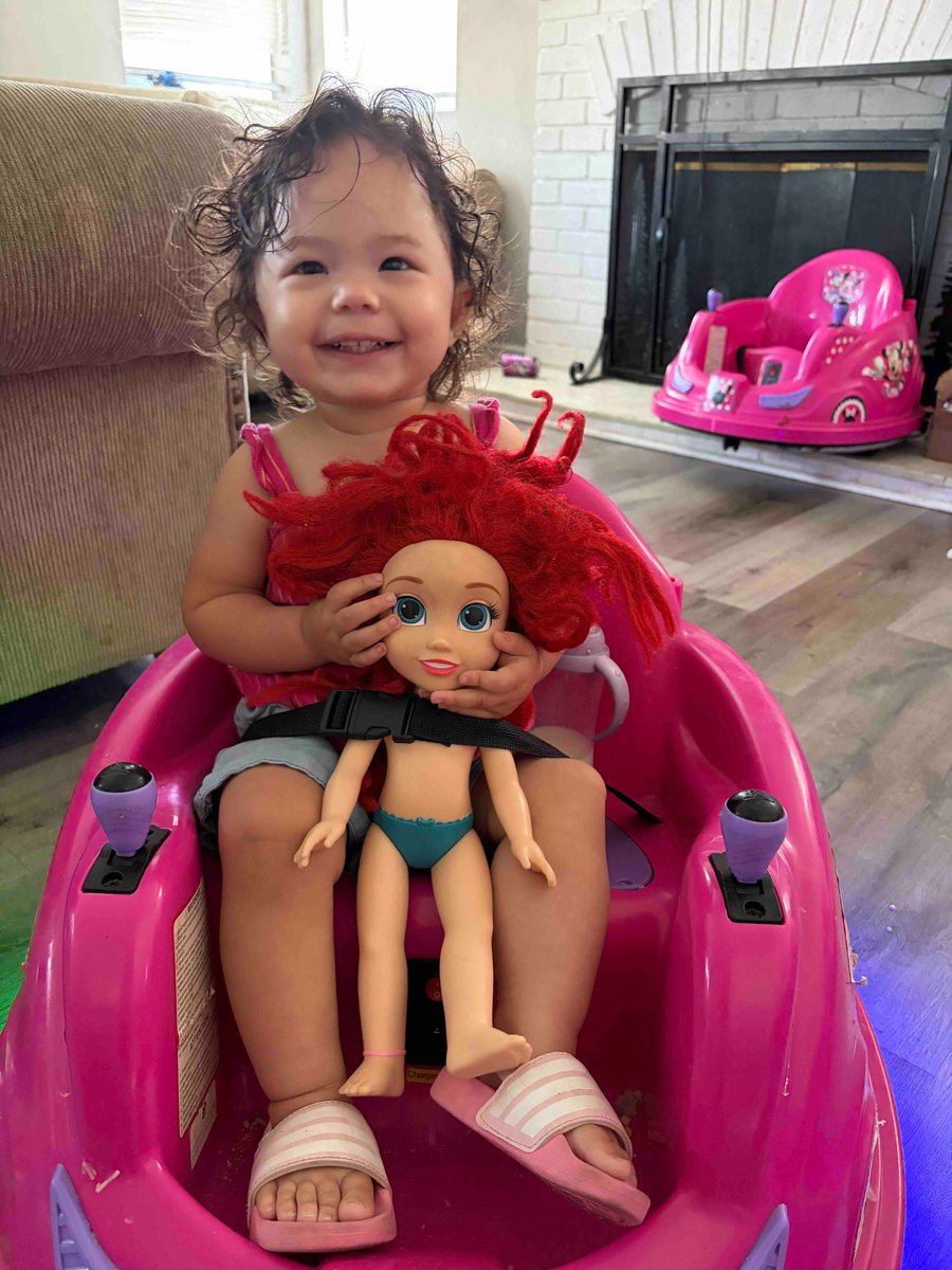 UbiPetrus2019's tweet photo. Xenia passed away &amp; resides in Heaven. Please pray for her grieving family, especially her parents, Paisios &amp; Anysia. Xenia was their 1st &amp; only child, the light of their eyes, &amp; the respite from their sorrows. She now joins the Lord in Paradise where she waits for her parents. https://t.co/YOLFiJs5Zy