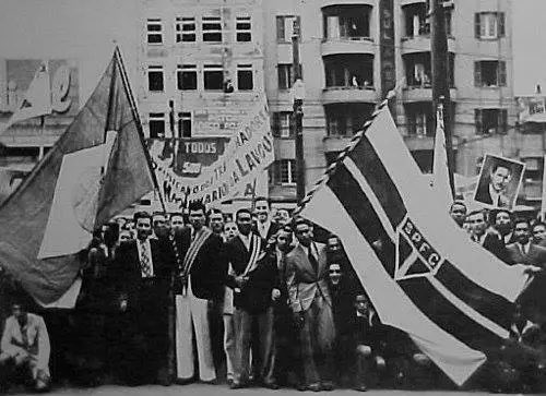 acervao's tweet photo. somente a bandeira que todos os paulistas, inclusive palmeirenses, usavam para representar o nosso estado quando Getúlio Vargas havia proibido em 1940 https://t.co/hdNfKXCpv7