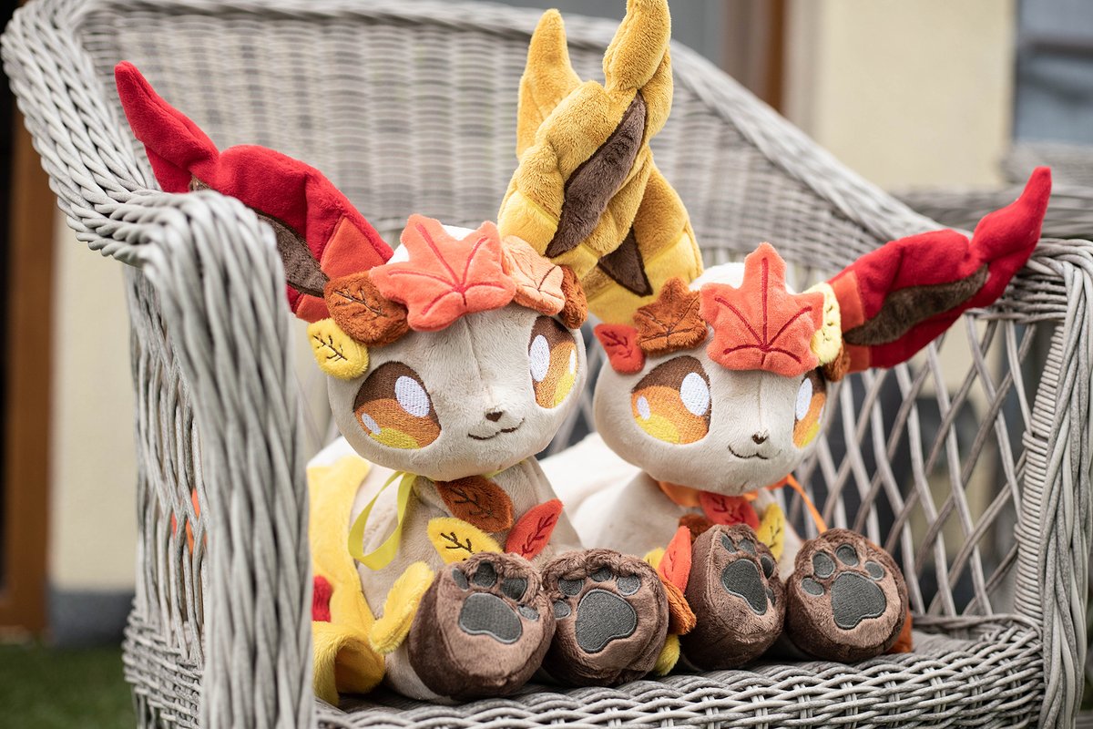 KitsewStudio's tweet photo. Two Autumn Leafeons are looking for new homes! 🍂

Big size, around 63 cm from frot paws to tail tip. https://t.co/kKH6pA2M6f