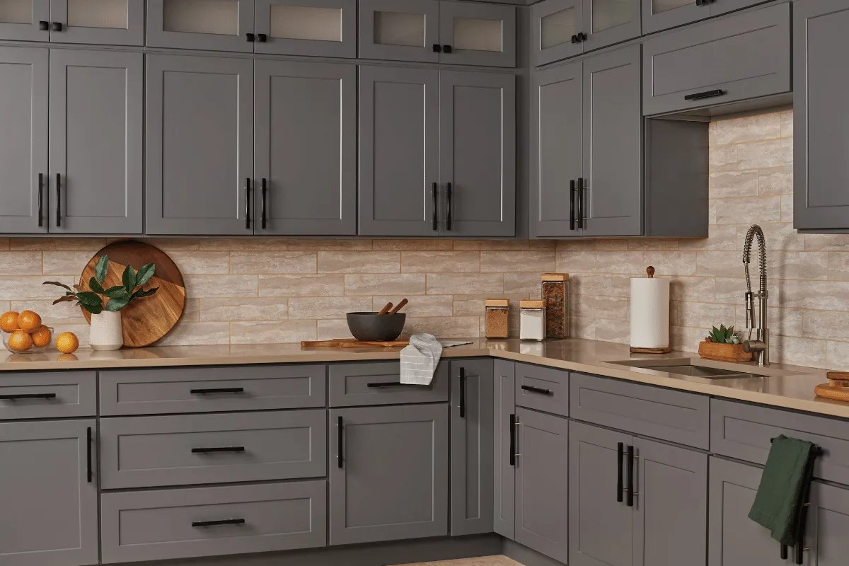 usstoneoutlet's tweet photo. Achieve a modern look with our Liberty Shaker Gray cabinets! The classic shaker style in a sleek gray finish is perfect for a stylish kitchen remodel.

https://t.co/FPIj2HEAIf 

#ShakerCabinets #GrayCabinets #KitchenRemodel #HomeDesign #USStoneOutlet https://t.co/ZFkwF3tX4H