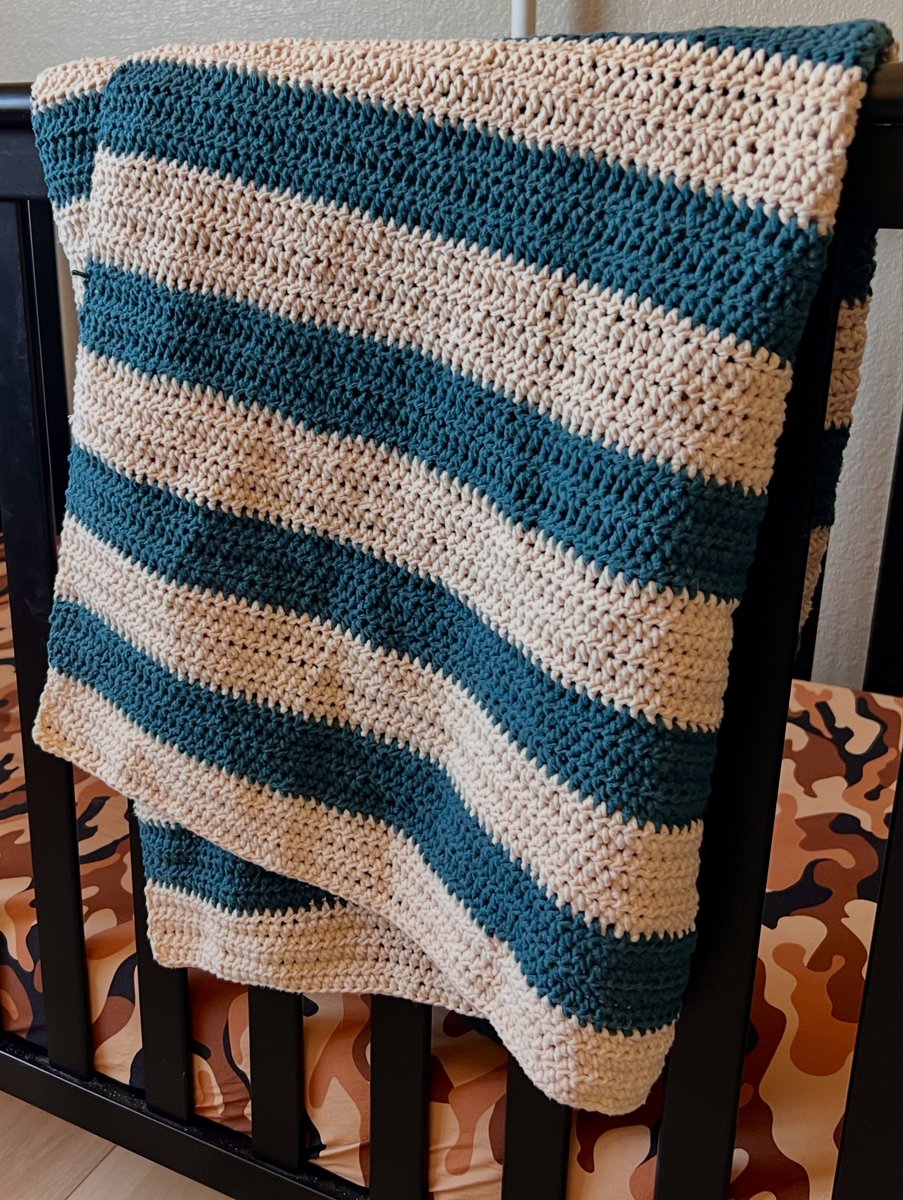 LionBrandYarn's tweet photo. Stripes + cozy stitches = a perfect match. 🍂🧶
Feels Like Butta® Yarn: https://t.co/7gQGBzPmpI
📷 artsyashcrochet (IG)
.
#crochet #crochetallday #crochetaddict #crochetlove #yarn #yarnlove #yarncrafts #handmade #diycrafts #crochetersofinstagram https://t.co/2Yb4EnpqOj