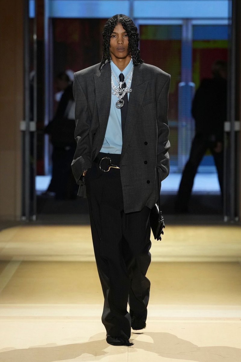 shotupin4k's tweet photo. Runway Looks from Gucci SS27 by Demna https://t.co/5BefRKoyRl