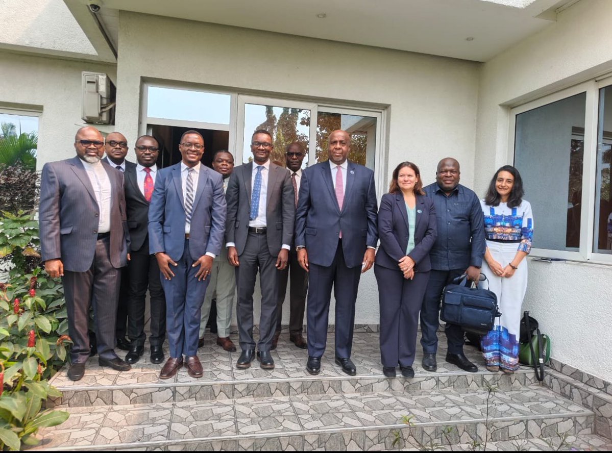 JolMongu2's tweet photo. #RDC #BanqueMondiale: Par les projets PAAEPA et PASEA, le @Min_Resshyd_rdc garantit un accès pérenne à l'eau potable et à l'assainissement.

S.E Aimé @molendosakombi réitère l'engagement du Gouv. à placer c secteur au centre d l'amélioration d conditions d vie à nos populations. https://t.co/gbcpIVl9Ag