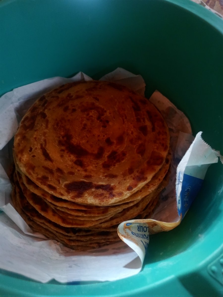 kamauwaruhiu's tweet photo. Find love guys , nimepata chairlady amepika chapati na stew ya kuku . https://t.co/1uGJ7bxlOh