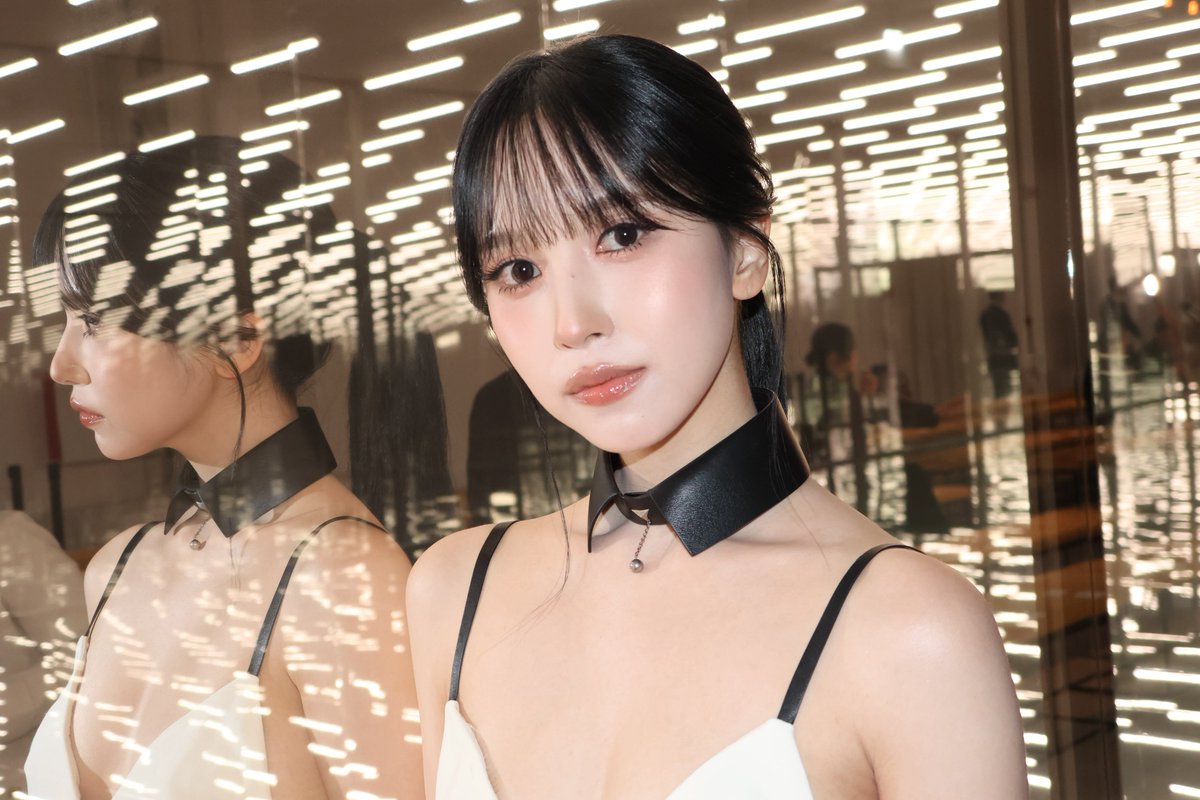 godmitzu's tweet photo. MINA FOR FENDI AT MILAN FASHION WEEK SHE'S SO GORGEOUS https://t.co/sXKZhrFZy9