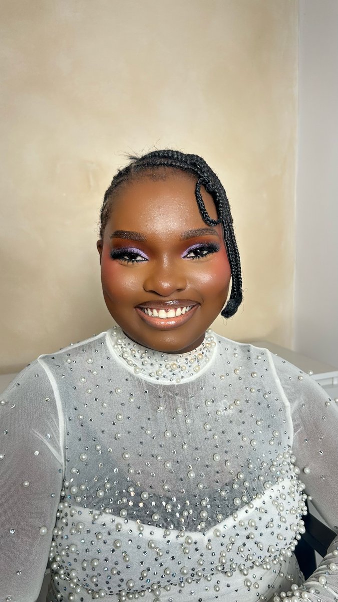 firstbornkenny's tweet photo. Because your face deserves to be this beautiful every time. πβ¨ Book your glam session with us! Weβre based in Surulere and we also offer home services. ππ π
Dm -08154064431
#makeupartist #suruleremua #makeupartistinsurulere #beautyflames https://t.co/pYlq4pYbAk
