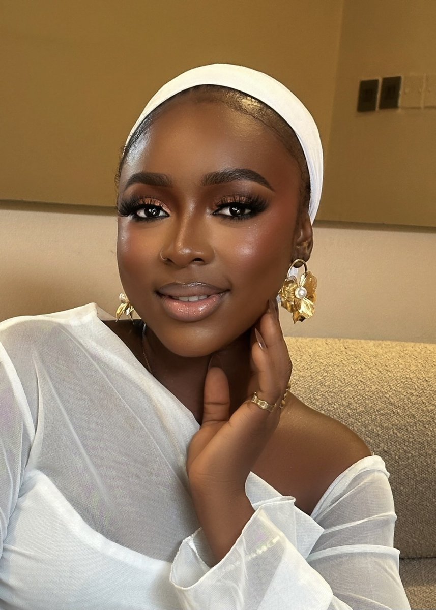 firstbornkenny's tweet photo. Because your face deserves to be this beautiful every time. πβ¨ Book your glam session with us! Weβre based in Surulere and we also offer home services. ππ π
Dm -08154064431
#makeupartist #suruleremua #makeupartistinsurulere #beautyflames https://t.co/pYlq4pYbAk