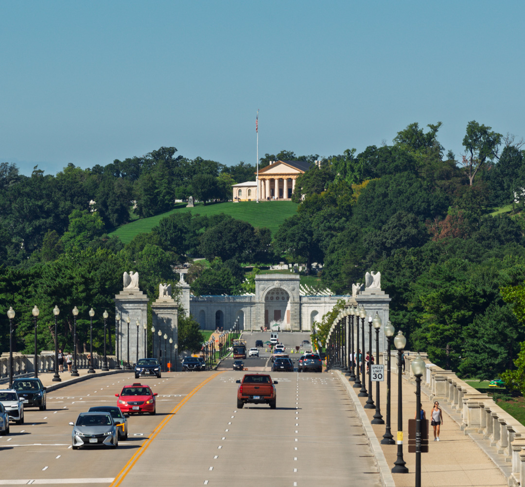 bfurman's tweet photo. A view of Arlington National Cemetery from the Lincoln Memorial before construction of proposed 250-foot high Triumphal Arch. . #TrumpArch #Trump #WashingtonDC #TriumphalArch #democracy #vote #freedom250 https://t.co/YVhY9xl0iD