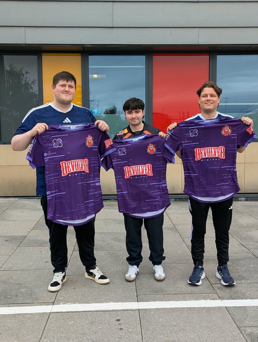 GCH_Charity's tweet photo. To celebrate the release of @EASPORTSFC 27 today, we were delighted to be joined by esports stars – @MarcMarleyyy, @AdamRyanEsports, and @xBigStuff!

The esports stars went head-to-head with our footie-mad young patients. It was a winning visit from kick-off to full-time. 🎮 https://t.co/5IWFg4JzZG