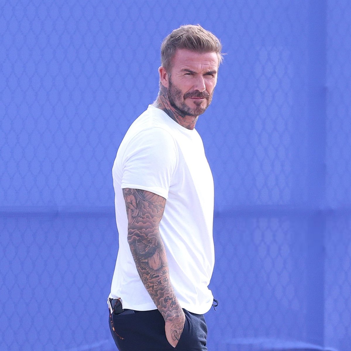 footmercato's tweet photo. DAVID BECKHAM A TOUCHÉ 44 M€ GRÂCE À LA COUPE DU MONDE 2026 ! 💰😱

Selon le Telegraph, l’ancien joueur du PSG a perçu 38 M£, soit environ 44 M€ de dividendes grâce notamment aux contrats de sa société avec McDonald’s, Verizon et Pepsi. 💸

📈 Sa marque a également vu son chiffre d’affaires bondir de 20 %, atteignant 84 M£ (97 M€) cette année.

Le Mondial a aussi été très rentable pour le Spice Boy ! 🤑