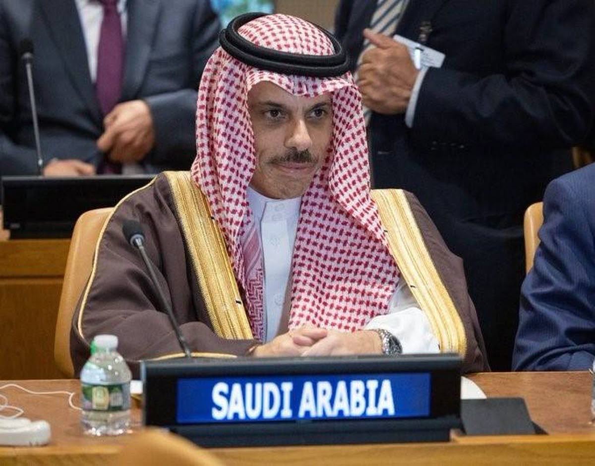 SaudiArchiveX's tweet photo. الدبلوماسية تتعلّم منك يا رفيع المقام
وإن حضرت، حضرت المملكة بثقلها🇸🇦 https://t.co/Obqt37325P