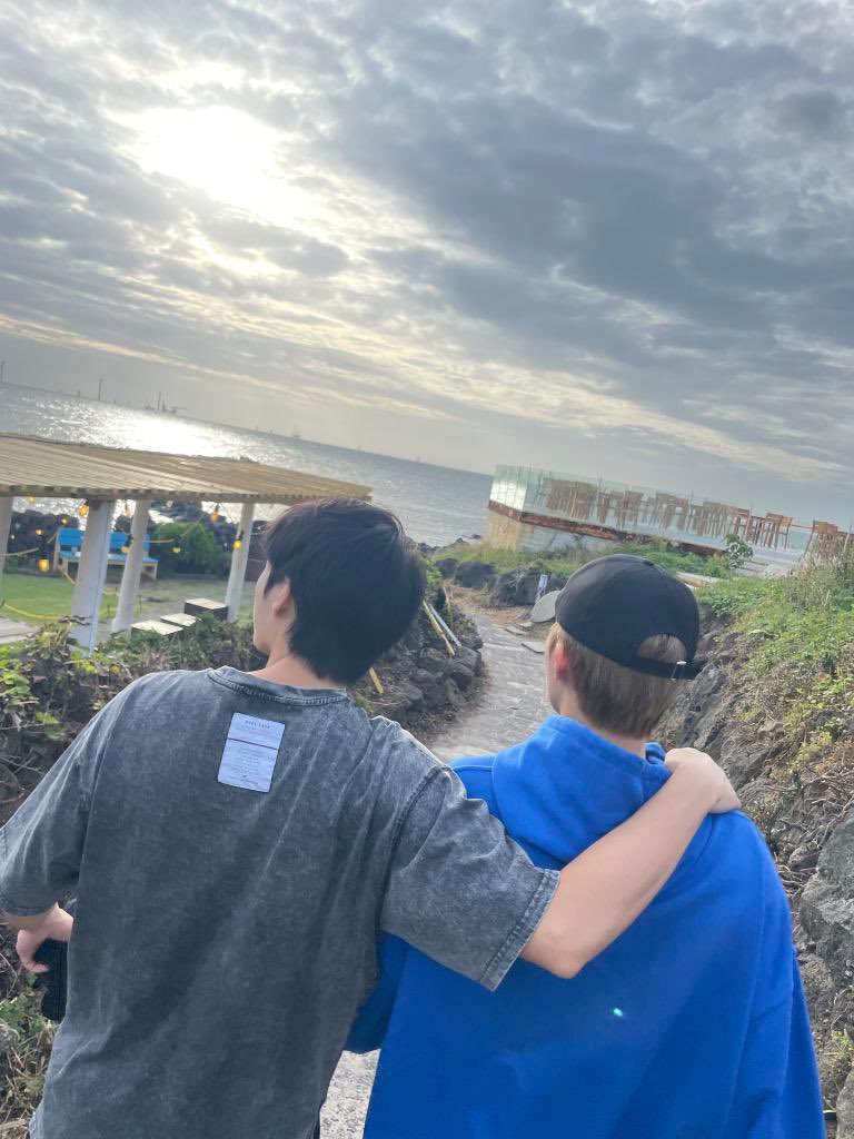 891_zipzip's tweet photo. 3년 전 오늘 ♡ https://t.co/8OiiGCPsIO