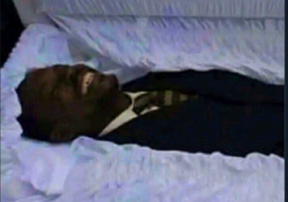 kidnamedscanty's tweet photo. MANCHESTER CITY fans who didn’t wake up today : 😂 https://t.co/c3KIvcE2hN