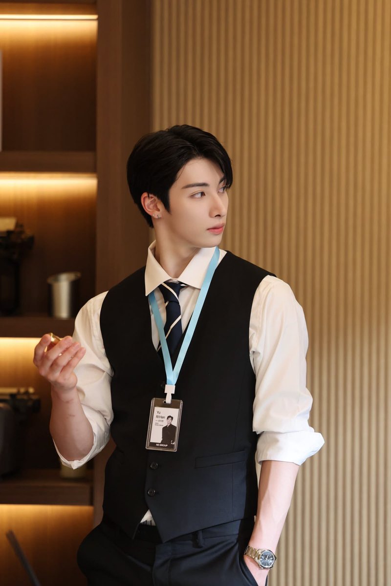 TOMIYASUaeth's tweet photo. @aetheriacademy Hello, I am Vinicius Xavian.

I have received Aetheria’s invitation, and I am here to accept my place within the Academy.

I am ready to step beyond the gates and begin my journey as an Aetherian. ✦ https://t.co/7yi2smchNo