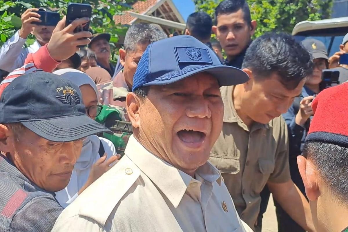 indepenSumatera's tweet photo. Daftar warisan utang pemerintah antar presiden:

1. Sukarno : 794 miliar 
2. Suharto : 551,4 Triliun 
3. B.j. Habibie : 938,8 Triliun 
4. Gusdur : 1.271,4 Triliun 
5. Megawati : 1.298 Triliun 
6. SBY : 2.608,8 Triliun 
7. JOKOWI : 8.461,9 TRILIUN 
8. Prabowo : Lebih 10 ribu Triliun