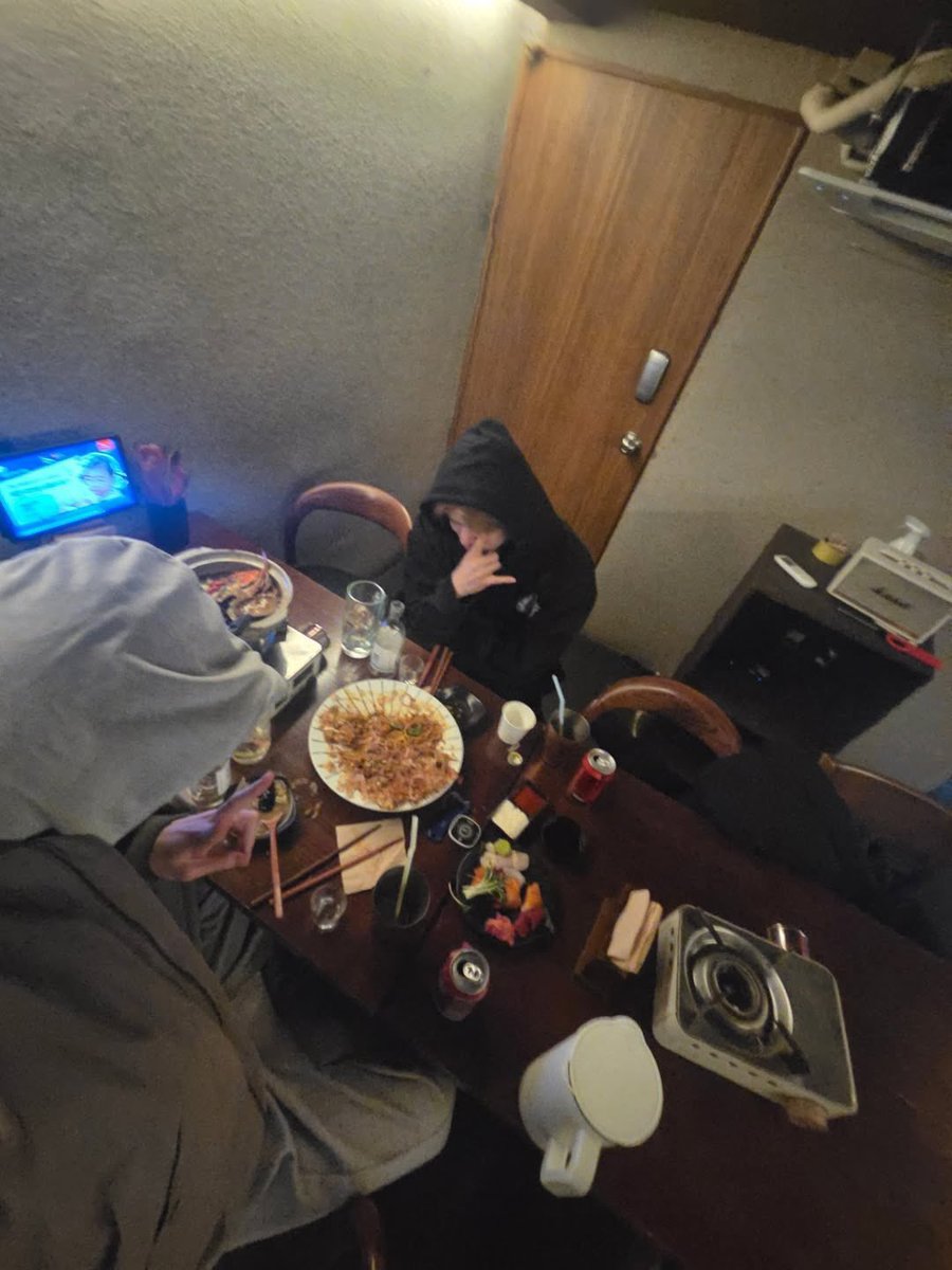 choiynbn's tweet photo. WDYM IT'S BEEN SEVEN MONTHS https://t.co/fbAmnskuvB