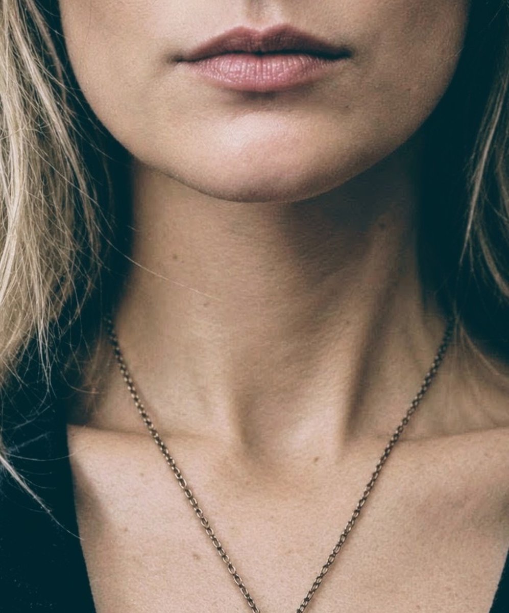 HelloSoleTheory's tweet photo. Genug Fake-Profile. Zeit für echte Disziplin. 🖤🗝️
​Der Oktober steht vor der Tür – und das ist mein allererster Locktober als Herrin. Ich suche mir meinen Sklaven, der 31 Tage lang die Kontrolle an mich abgibt. Wer den Schlüssel will, muss sich beweisen.
​#Locktober #Keyholder https://t.co/OjXELJQRLM