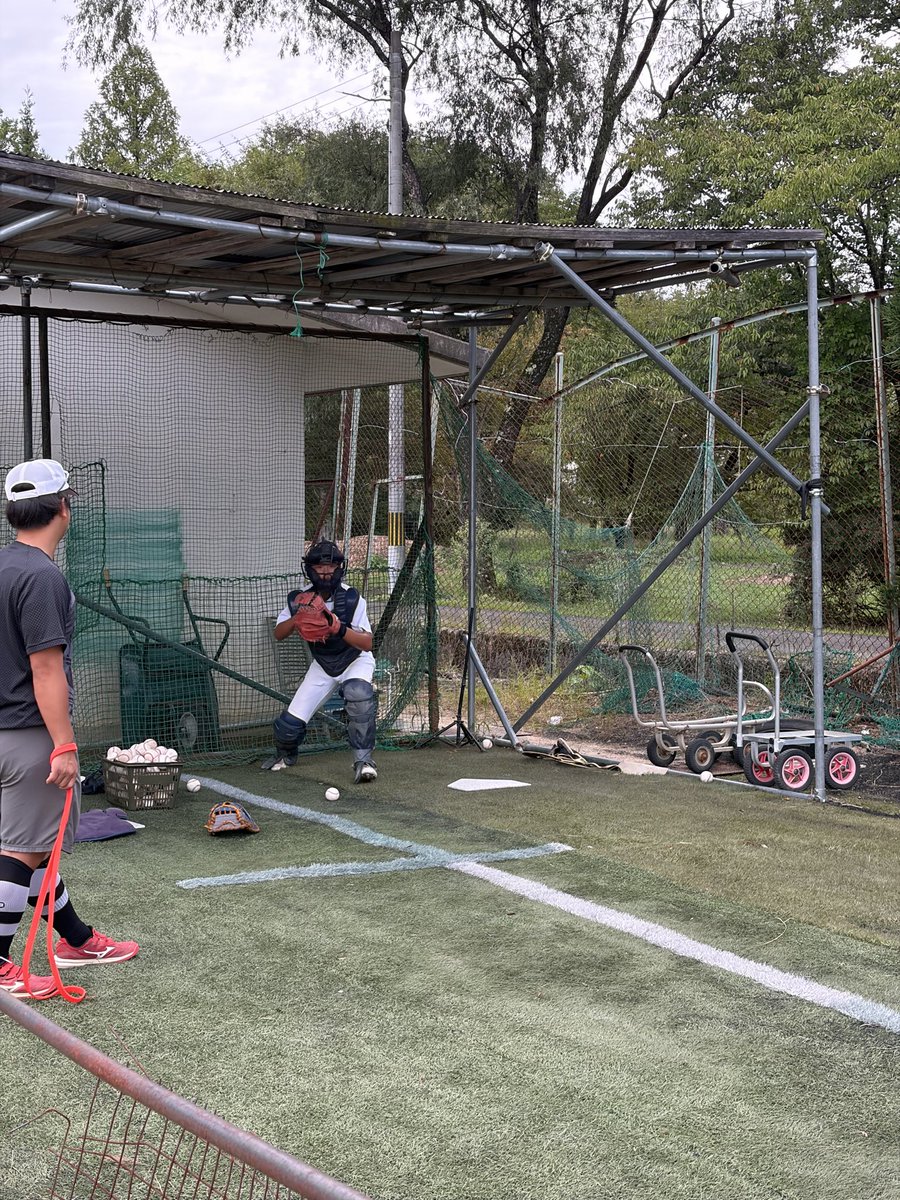 ktkwdbaseball's tweet photo. ⚾️練習
・守備基礎
・腹背筋体幹トレーニング
ひ��つひとつのプレーを確かめ、細かい部分まで意識して練習していました！それぞれ自分の役割に分かれ、自分にできることを考えながら頑張っていました。
これからも一つひとつのプレーを大切にし、できることを増やせるようにします！
#北桑田 #高校野球 https://t.co/E91vM4KPtY