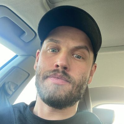 UpReachHQ's tweet photo. Be honest.. 

What Fortnite coach do YOU think will place higher at Globals? 🤔

@RazZzero0oFN or @BloodxEU https://t.co/d83UxFa4W8