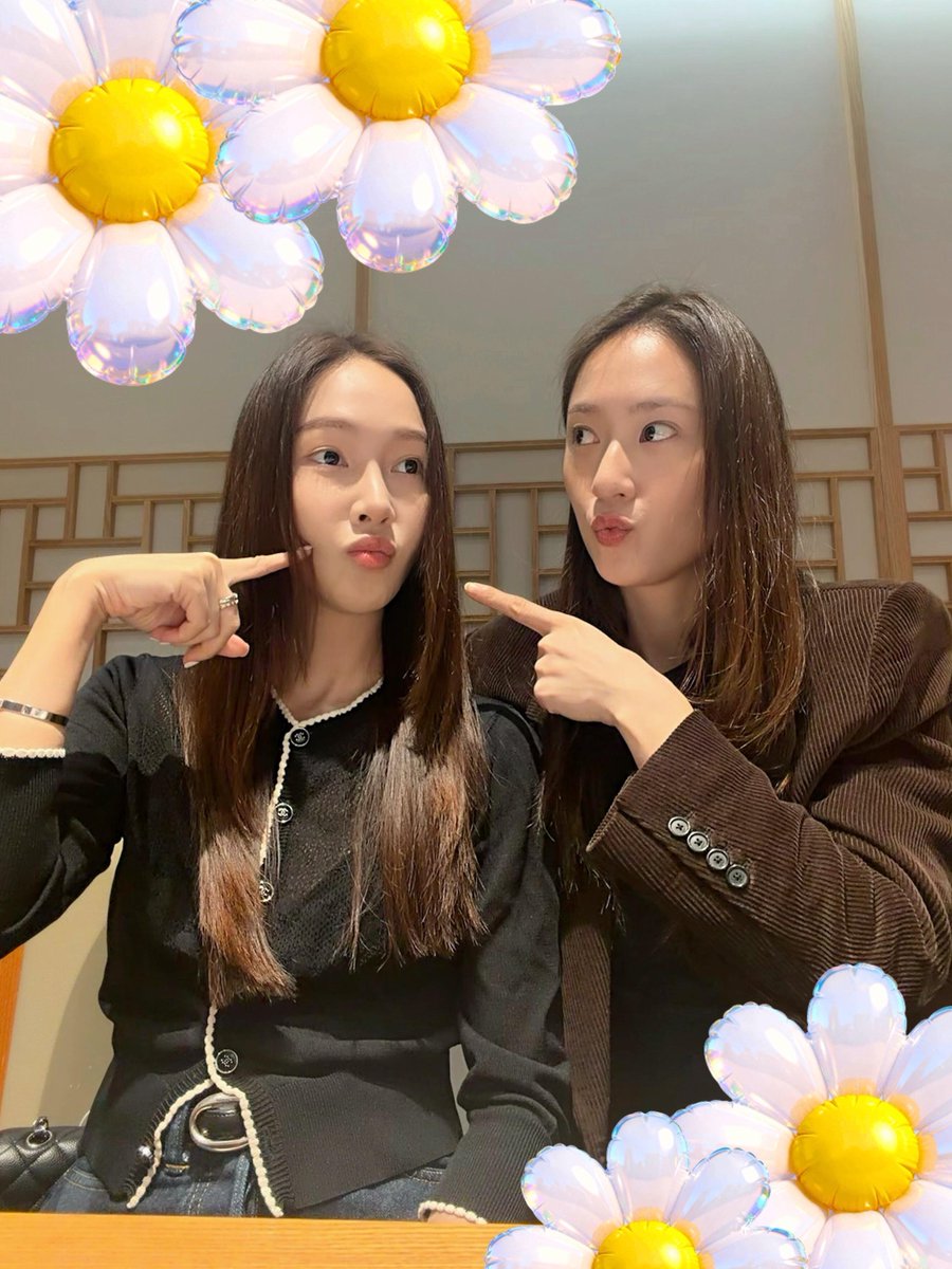 GR26Sic18's tweet photo. [2026.09.25_XHS/rednote] (1)
Sy__Jessica: 👯🏻‍♀️🌕💫
Jung Sisters edition🌕🥮✨ 

: https://t.co/QSbepn6fx6
#제시카 #JessicaJung #크리스탈 #Krystal https://t.co/iE7P0Iv7qr