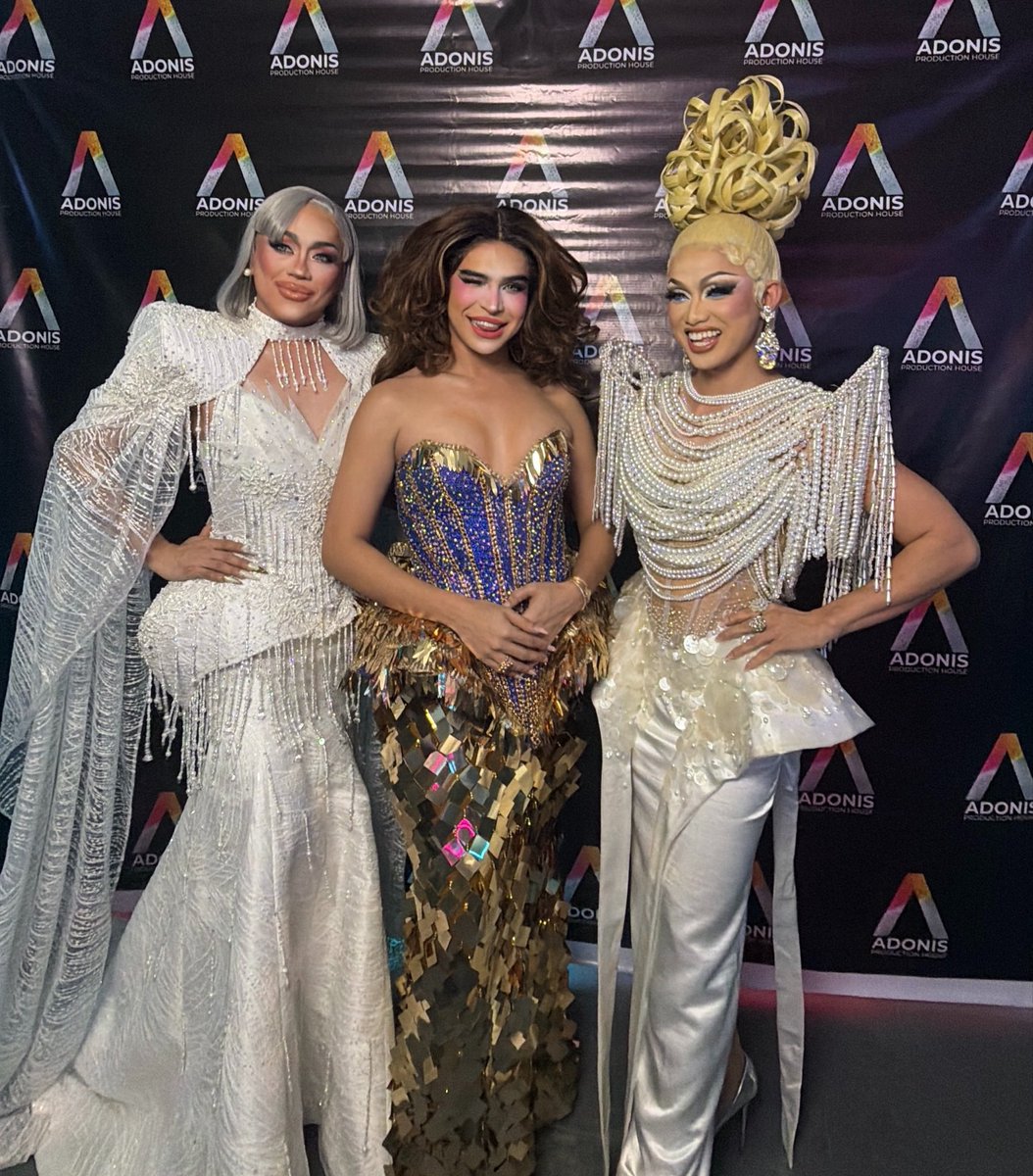 TeamVinas's tweet photo. The Divine Divas at D'Intervention #DragRacePH season 4 viewing party tonight 💋⭐️❤️ https://t.co/CSqspYhHFd