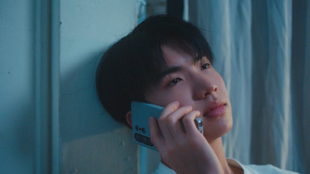 GMMTV's tweet photo. : ก็... ชอบนะ
: ครับ ผมก็ชอบเหมือนกันครับ 

#WEIRDO101SeriesEP7
@sea_ta_lay @keenkeno_sp https://t.co/Nj54izVGBN