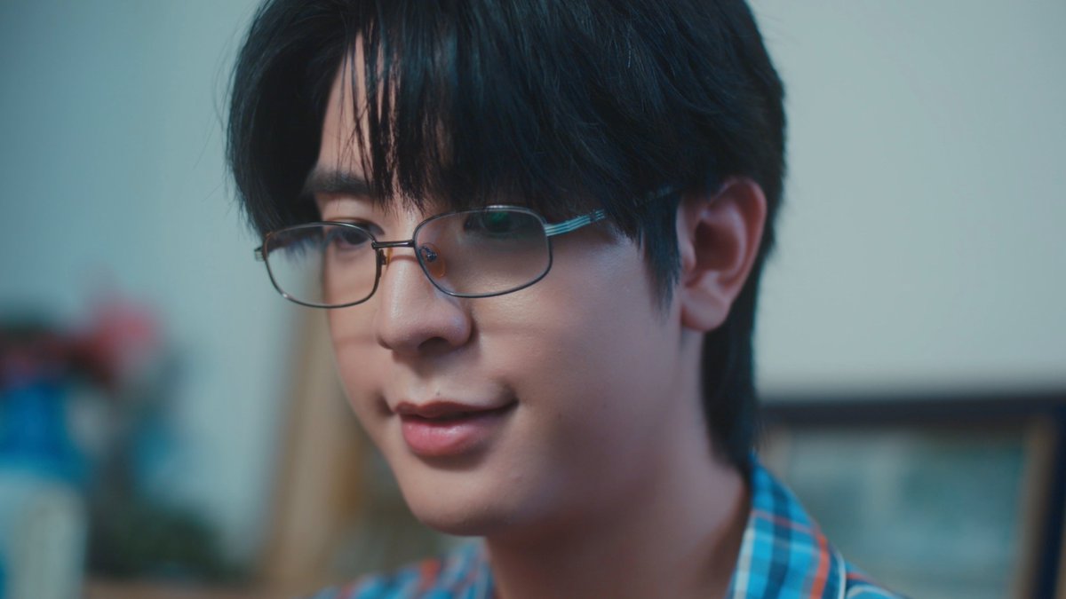 GMMTV's tweet photo. : ก็... ชอบนะ
: ครับ ผมก็ชอบเหมือนกันครับ 

#WEIRDO101SeriesEP7
@sea_ta_lay @keenkeno_sp https://t.co/Nj54izVGBN